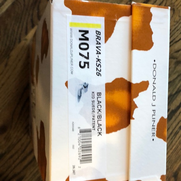 Donald Pliner shoes - Picture 11 of 11